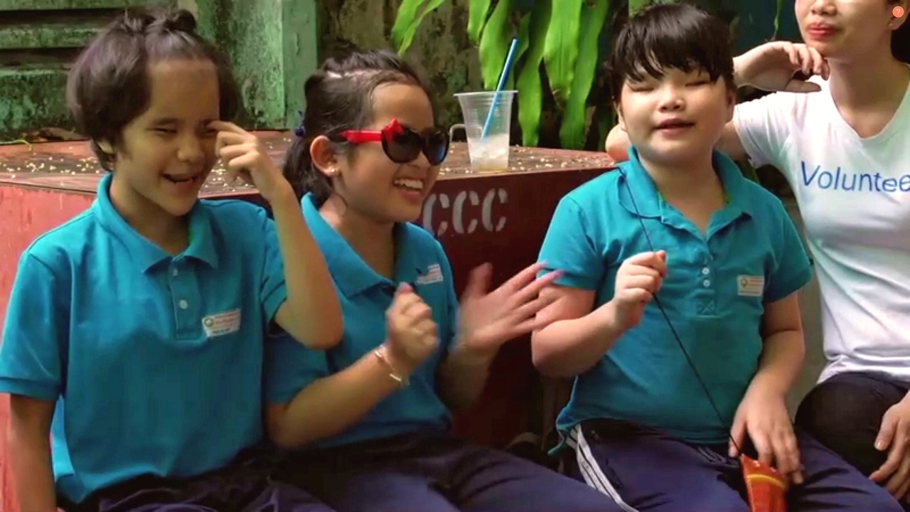 Vietnamese schoolchildren singing